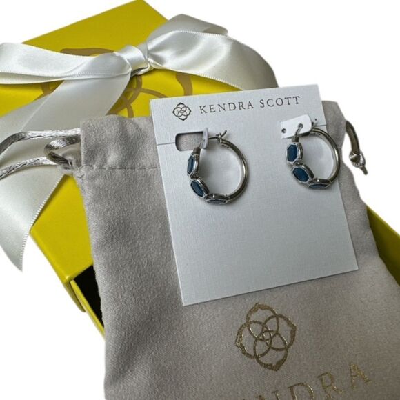 Kendra Scott Daphne Silver Jewel Earrings - Picture 3 of 7